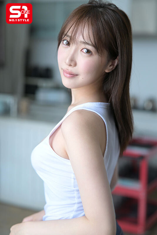 鈴木希 ビジュアル - あの話題の超庶民お姉ちゃん、一歩イイオンナ感。人生初めて尽くし性交で絶頂イキまくり初体験3本番 鈴木希