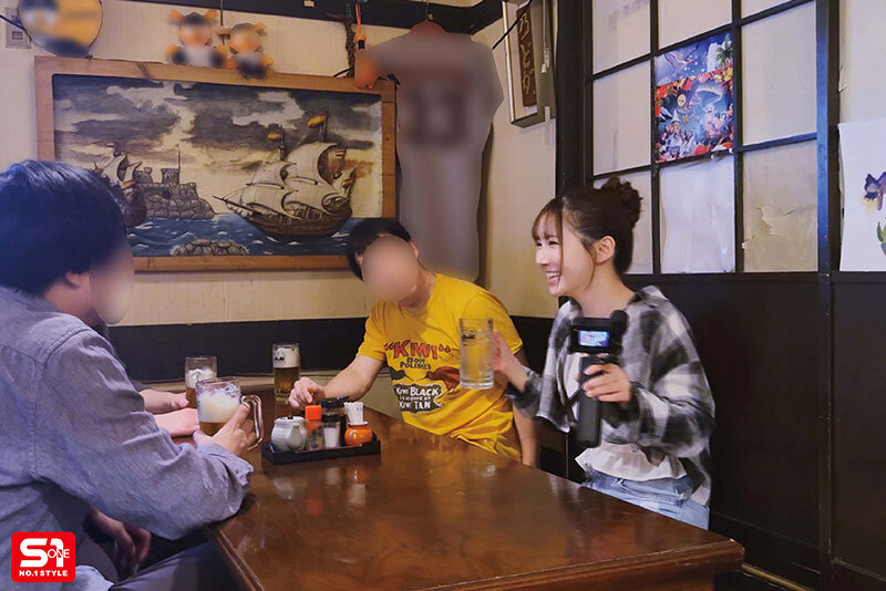 三田真鈴 シーン12 - ※絡まれ注意※ 三田真鈴がほろ酔い甘痴女化し素人男子を抜きまくる！ナンパ逆ナン即ハメ即発射なんでもありの爆ヌキ10発はしご酒