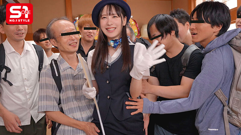 村上悠華 激しいプレイ - 元バスガイド村上悠華の48時間セクハラOKファン感謝バスツアー 憧れAV女優の美顔・柔乳・近い距離感にシロウト男子大暴走！ザーメン22発も受け止める大乱交祭り