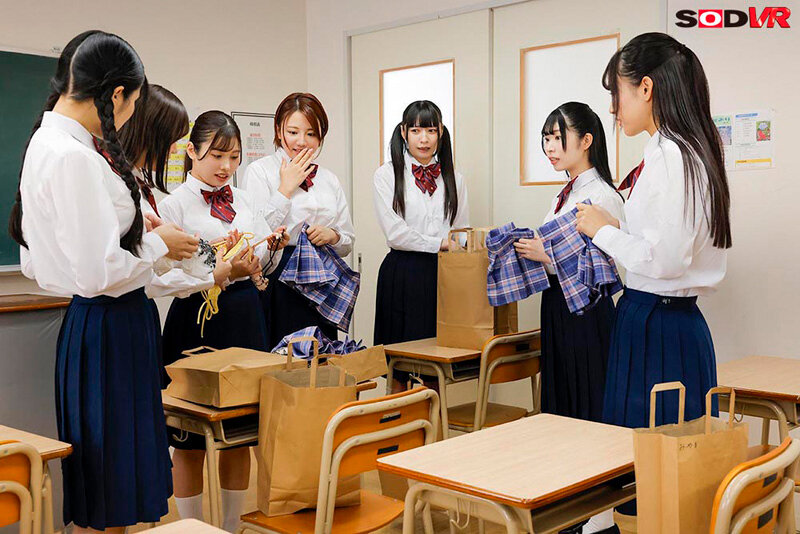 天月あず、宮城りえ、胡桃さくら、小野寺舞、足立める、四乃宮もも、有栖舞衣 シーン14 - 【VR】【8K】校則改革VR 第15条3項スカートは常に下着が見える丈の物を着用すること