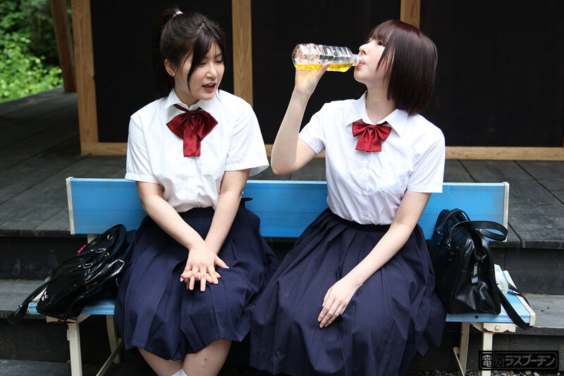 東城ゆい 誘惑シーン - 野ション女子生徒連鎖開脚拘束おしっこ噴射4親友におしっこぶっかけられる黒髪美少女 東城ゆい
