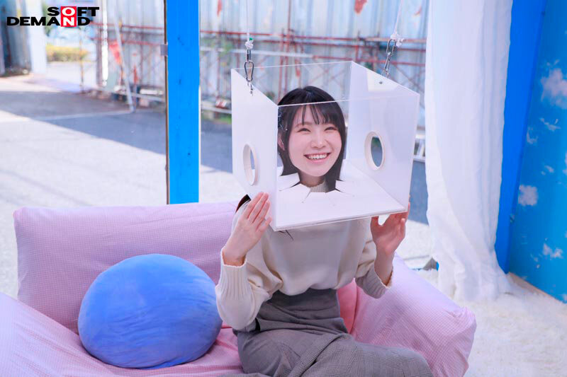 佐野りか、橘いおり、櫻ももな シーン11 - &rsquo;FREEZE&rsquo;し続けられたら賞金ゲット！ どんな妨害をされても絶対に動いちゃダメ！ ウブな女子大生限定！ ノーリアクションで快感ガマン耐久チャレンジ！！