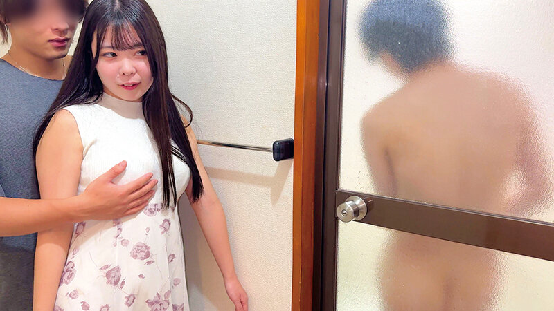 二羽紗愛、星月凜々花、桃瀬ひまり、永瀬みゆう シーン16 - 素人奥様が旦那が風呂に入っている約30分だけの限定NTRに挑戦！自宅でご無沙汰奥様が旦那の横でバレないように浮気セックス！旦那では味わえない年下デカチ○ポの激ピストンに喘ぎ声を我慢しつつも大絶頂！欲求不満オマ○コに溢れるほど連続大量生中出し！4組8発！