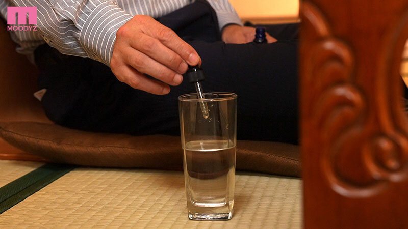 三崎なな 誘惑シーン - 前戯好き変態教授とまさかの相部屋で何度も何度も舐め堕ちさせられクンニ沼に溺れた私&hellip; ゼミ合宿NTR21発中出し 三崎なな