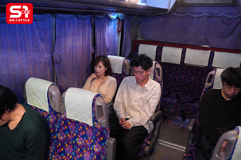 奥田咲 ビジュアル - 【本当に存在した夜行バス痴女】隣り合わせた謎の美女に消灯から目的地到着まで&hellip;一晩中ち●ぽ汁を絞り尽くされたんです。 奥田咲